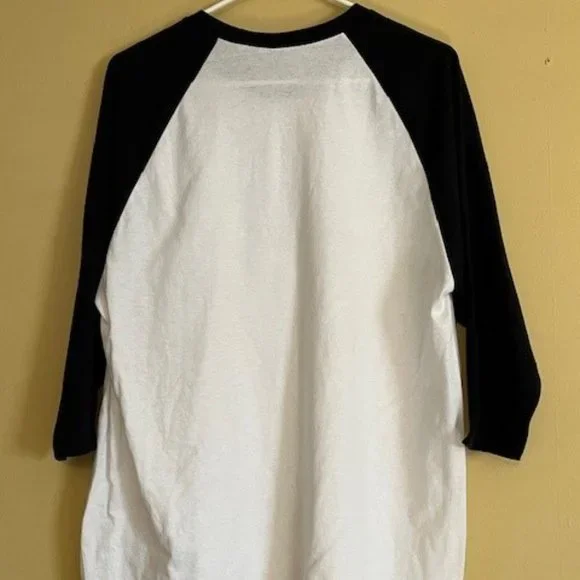 STRANGER THINGS - HELLFIRE CLUB LONGSLEEVE SHIRT - LARGE - UNWORN - Picture 4 of 5